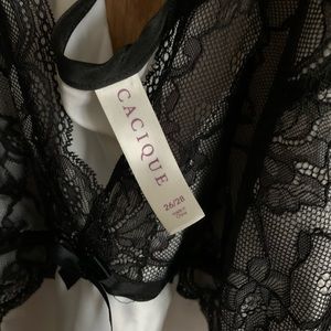 26/28 Clinique lingerie ***NEVER WORN***